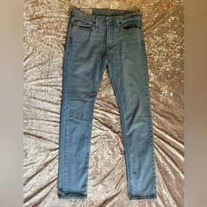 Hollister skinny jeans. 29x32.